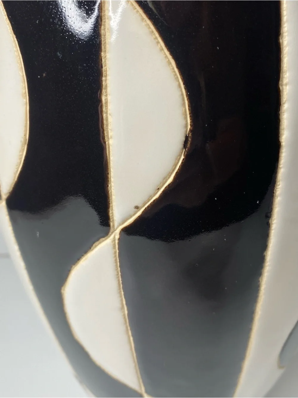 Vintage Mid-century Modern Black and White Ceramic Geometric Vase - Picture 6 of 16